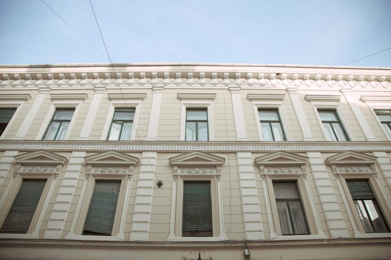 Old Town Hostel Тимишоара Экстерьер фото