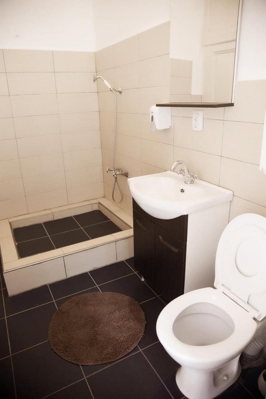 Old Town Hostel Тимишоара Экстерьер фото