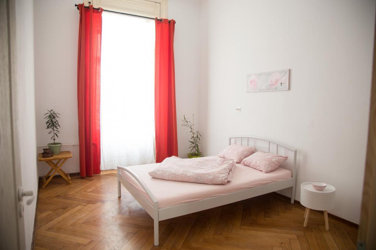 Old Town Hostel Тимишоара Экстерьер фото