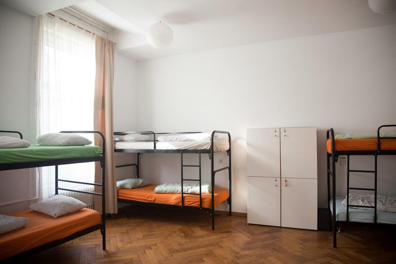 Old Town Hostel Тимишоара Экстерьер фото